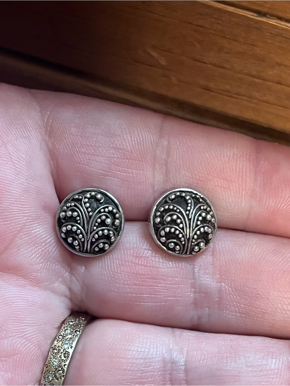 LOIS HILL sterling silver studs
